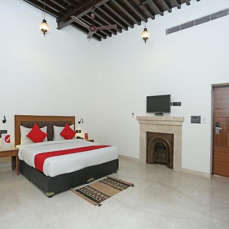 Oyo 738 Hotel Green Castle Дели Экстерьер фото
